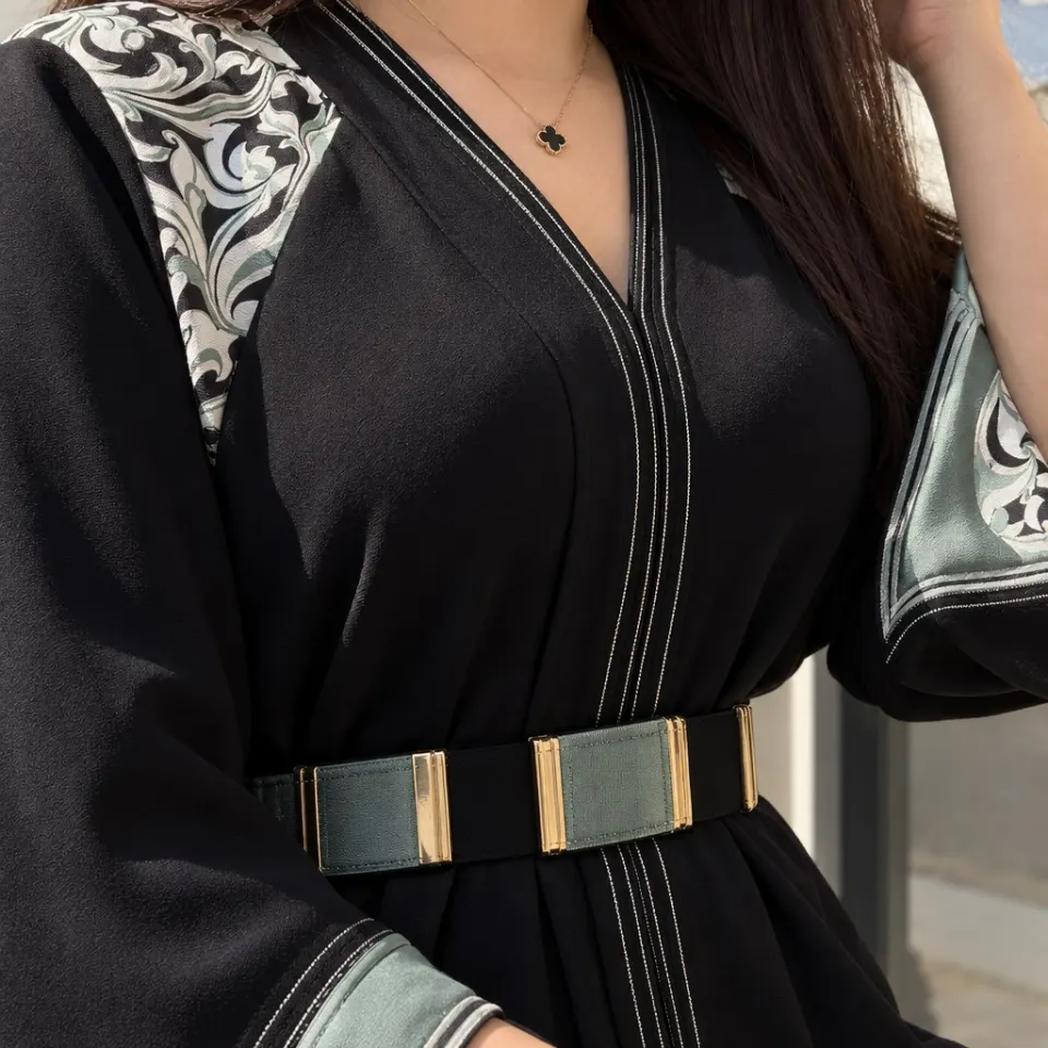 تطريز دقيق وحزام متناسق